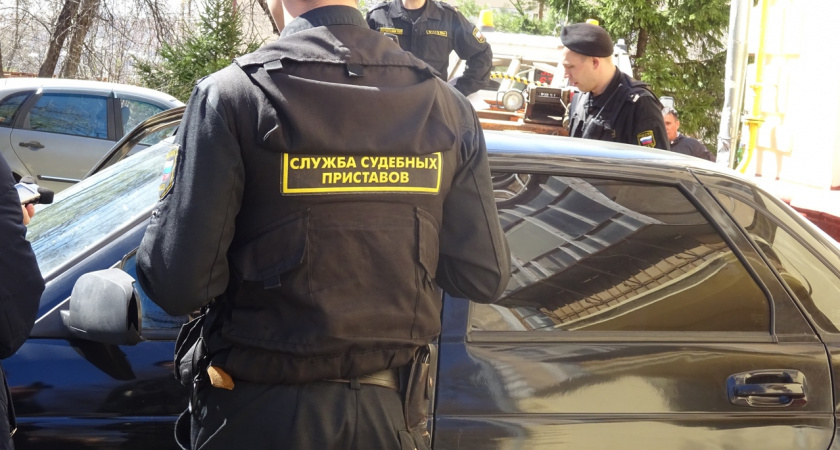 Работодатель выплатил зарплату нижегородцу, только когда приставы забрали его имущество