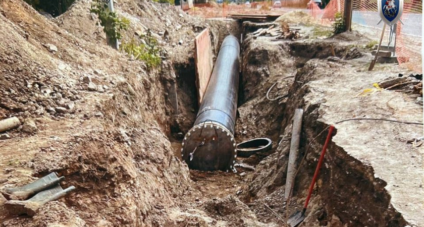 Дзержинец копал траншею в промзоне и оказался под рухнувшим грунтом