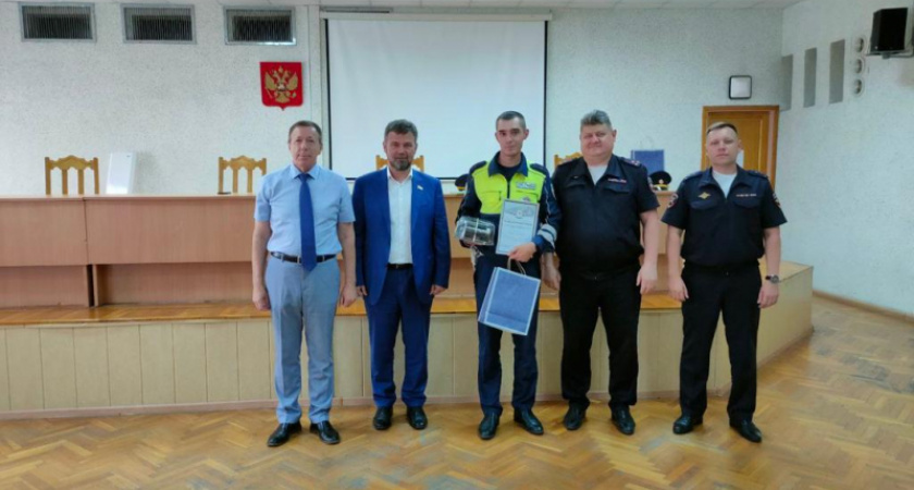 Спасших жизнь ребенка полицейских представили к награде в Нижнем Новгороде