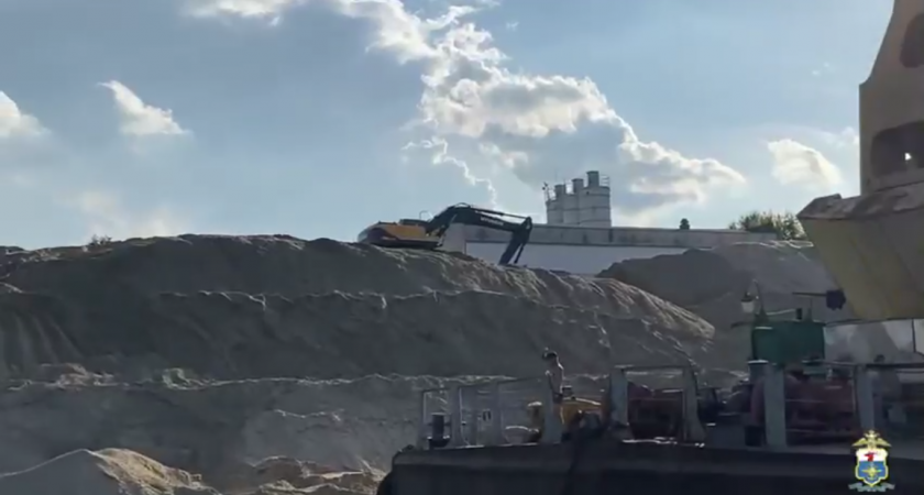 Два начальника предприятия водного транспорта наворовали у государства на 65 миллионов