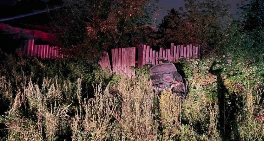 Водитель квадроцикла улетел с борской дороги в кювет: двое оказались в больнице