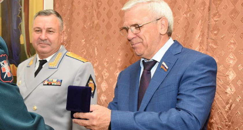 “Настоящие герои и патриоты”: в Нижнем Новгороде наградили военных медиков, участвующих в СВО