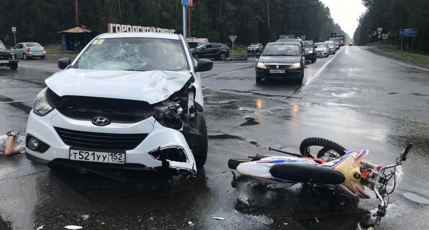 Иномарка сбила 17-летнего мотоциклиста на трассе в Нижегородской области