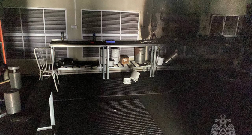 Один человек пострадал во время пожара на складе в Дзержинске