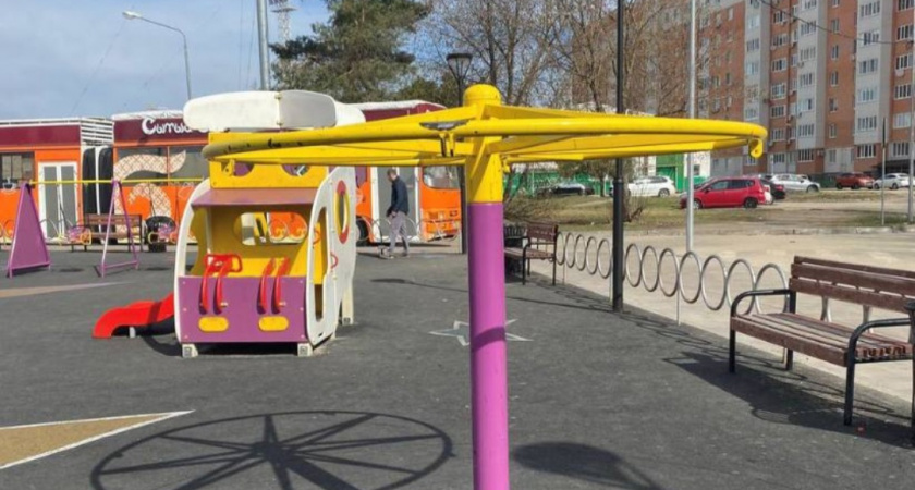 11-летняя девочка получила тяжелые травмы, упав с неисправной карусели в Дзержинске