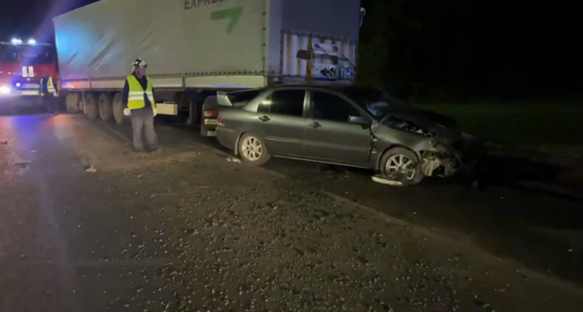 Водитель фуры отвлекся на телефон и устроил массовое ДТП в Кстовском районе