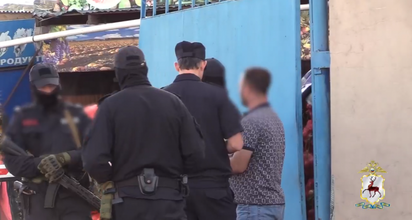 Иностранцев отправили в военкомат после проверки нижегородской овощебазы