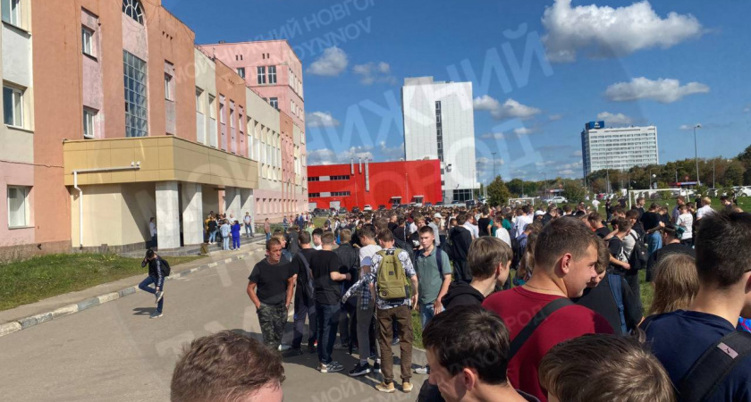 Нижегородских студентов снова эвакуировали из учебных заведений
