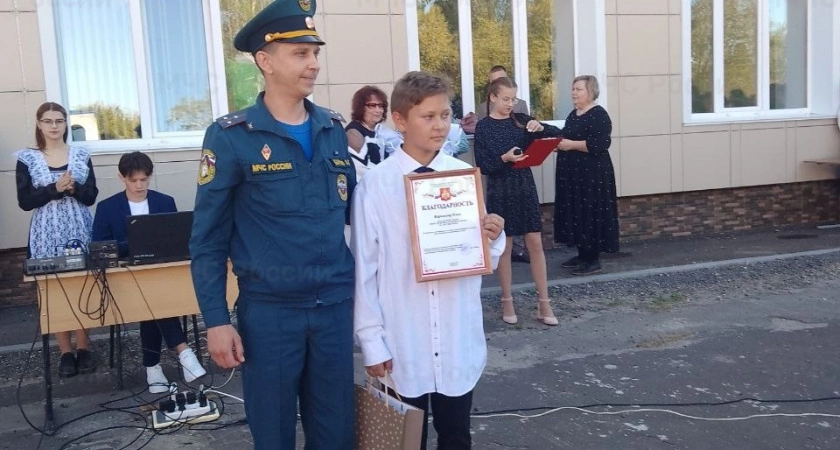 Фото к статье: Школьника из Большого Болдино наградили за спасение тонущего рыбака