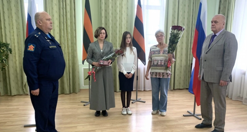 Фото к статье: Семье мобилизованного жителя Выксы передали орден Мужества