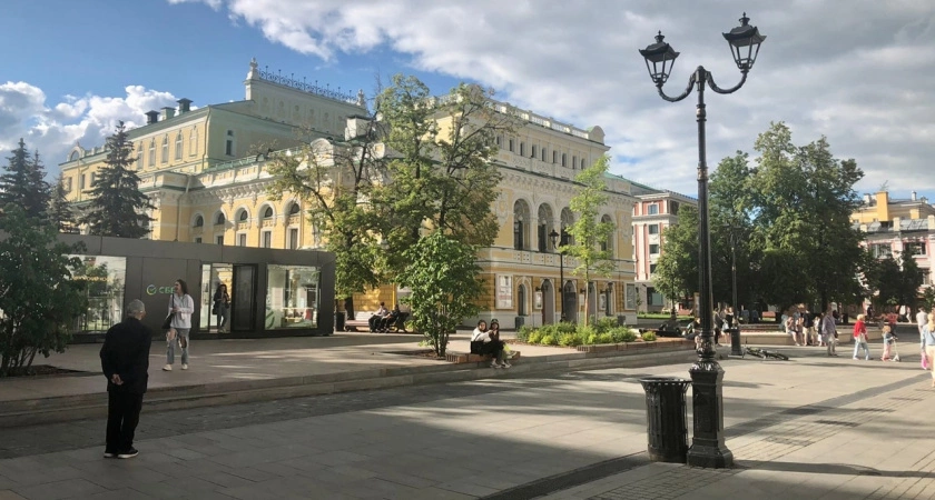 Фото к статье: На Большой Покровской около клумбы нашли труп