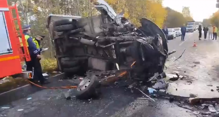 В Богородском районе столкнулись ГАЗель и грузовик