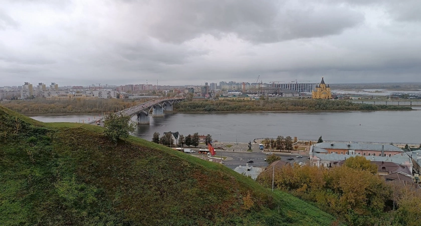 Фото к статье: Зонтики и резиновые сапожки - верные друзья для нижегородцев в субботу: дождь будет идти весь день
