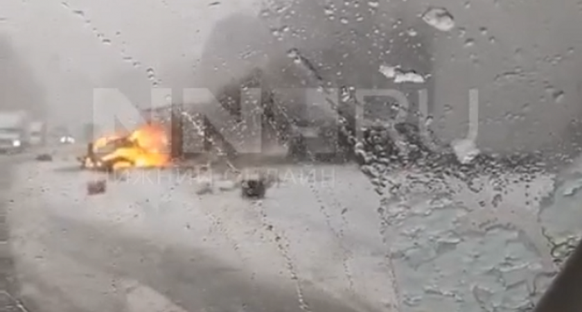 Несколько грузовиков столкнулись в Арзамасском районе: есть погибший