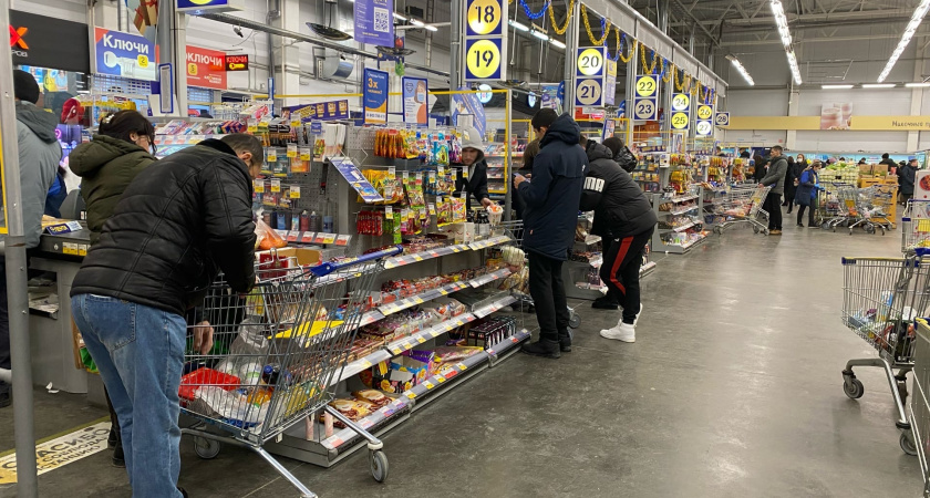 В популярных газировках нашли добавку, вызывающую рак: мы все пьем эти напитки                      