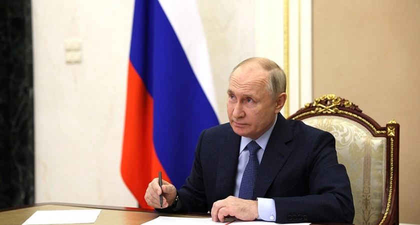 Фото к статье: Путин проведет срочное совещание с руководством страны
