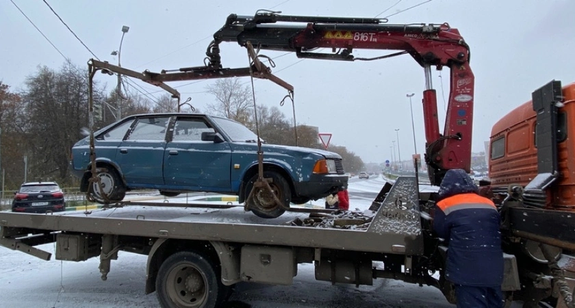 Фото к статье: 20 брошенных автомобилей нашли в одном из районов Нижнего Новгорода
