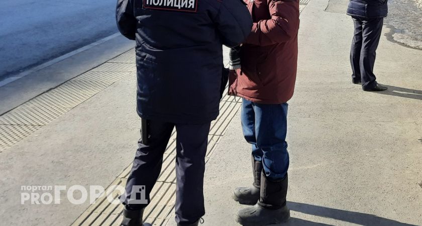 Нижегородский охотник принял кладоискателей за диверсантов и забрал у них снаряжение