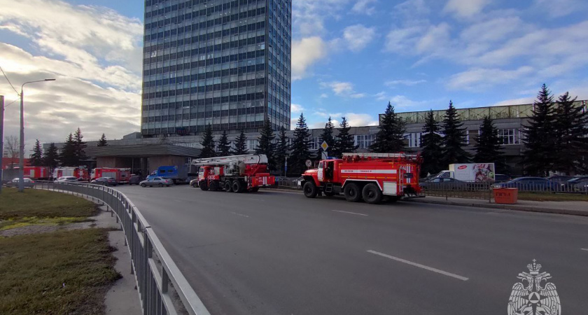 277 человек эвакуировали из-за пожара на предприятии в Нижнем Новгороде
