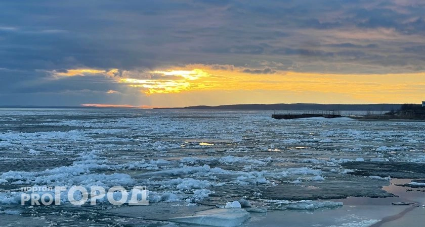 Фото к статье: Жителей Нижегородской области пообещали штрафовать за выход на лед