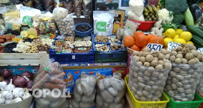 Фото к статье: Роспотребнадзор запретил: кому ни в коем случае нельзя брать на закуску арахис