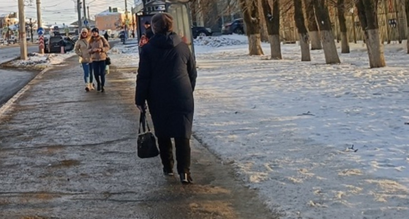 Жительница Чкаловска осталась без 262 тысяч рублей, поговорив с незнакомкой по телефону