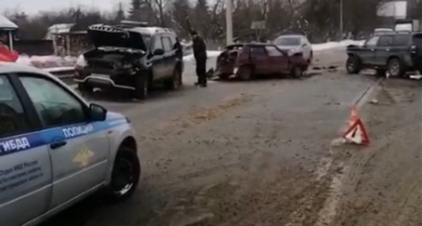 Массовое ДТП произошло в Кстовском районе: двое доставлены в больницу