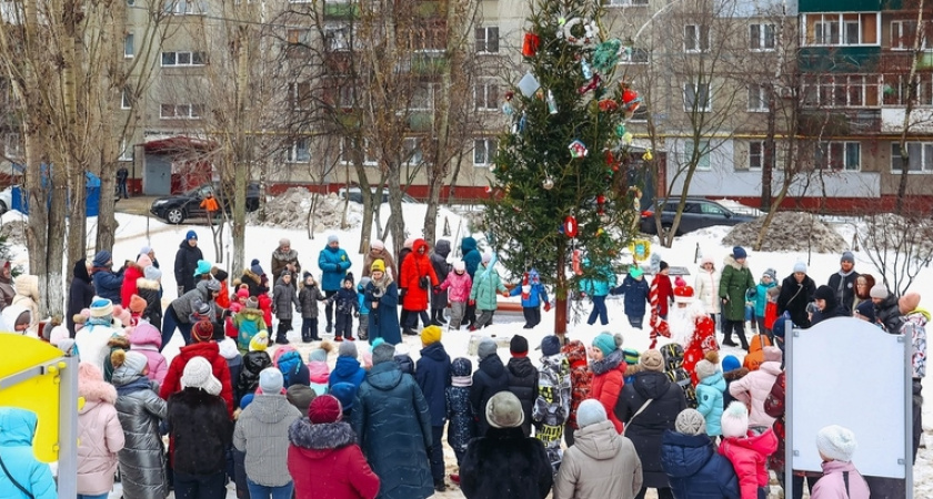 Хороводы, песни, конкурсы: во дворах Нижнего Новгорода пройдут новогодние праздники 