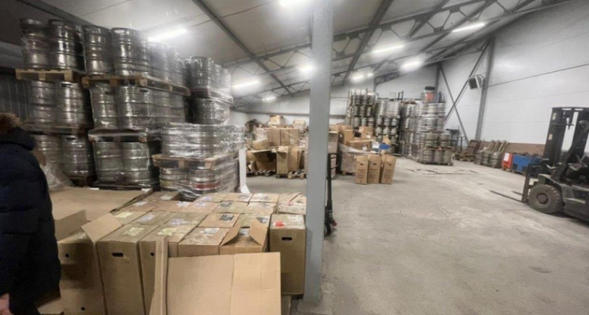 Нижегородские полицейские обнаружили склад с 25 000 литрами пива неизвестного происхождения