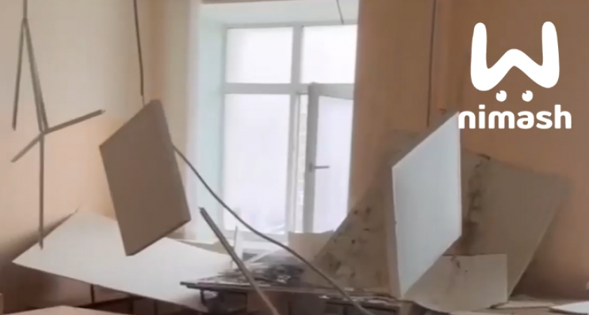 Из-за прорыва трубы с кипятком в нижегородском вузе рухнул потолок