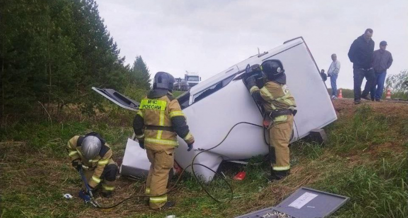 Столкновение ВАЗа и "Приоры" в Спасском районе закончилось гибелью двух человек
