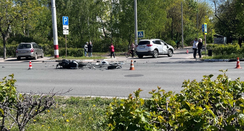 Фото к статье: На дороге в Дзержинске разбился мотоциклист