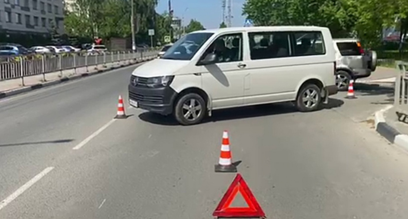 В Дзержинске водитель устроил ДТП и сам же помог пешеходу