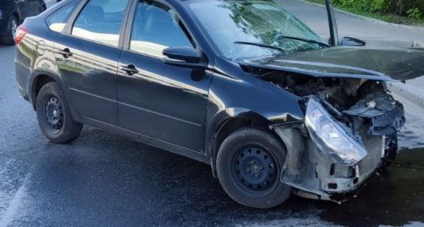 В Ленинском районе столкнулись две легковушки: пострадал человек