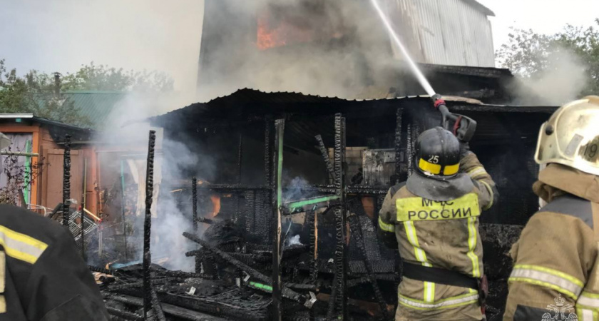 Пожар на складе в краснодаре. Пожар на сормовской краснодар. Пожар сормовская. Пожар сормовская. Возгорание в сормовском районе нижнего новгорода.