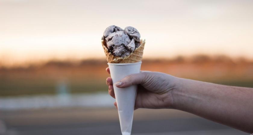 Эти признаки укажут на качественное мороженое: как правильно выбрать летнее лакомство