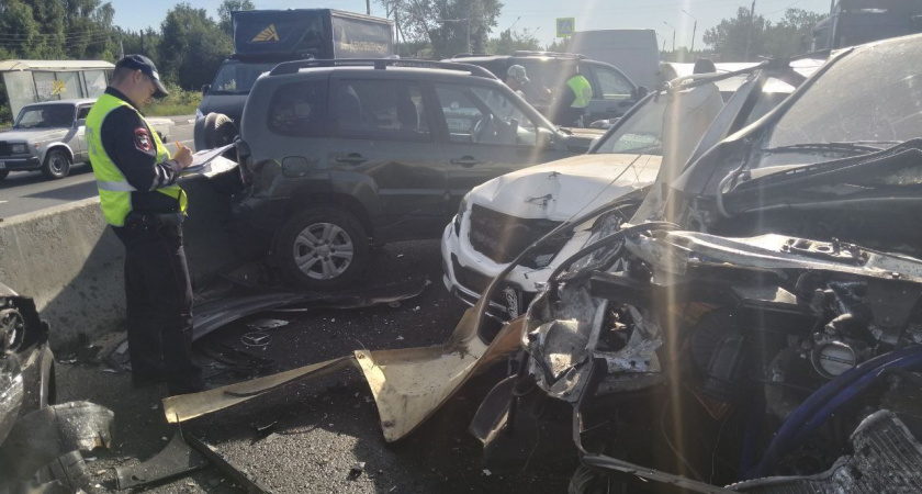 Массовое ДТП произошло на Московском шоссе в сторону Нижнего Новгорода: столкнулись 11 автомобилей
