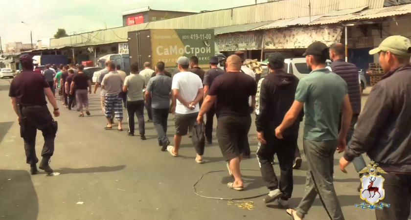 После полицейского рейда в Нижнем Новгороде 22 иностранца могут отправиться в армию
