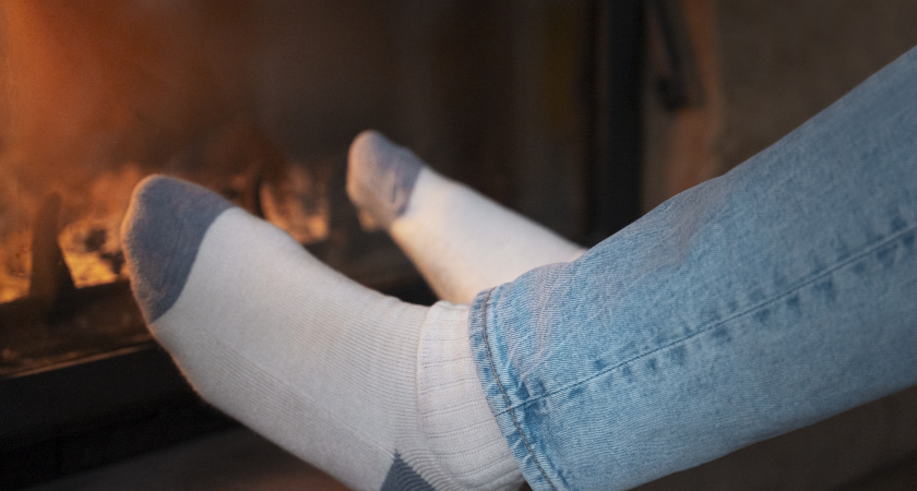 Залейте этот раствор в стиралку: белые носки станут идеально чистыми без усилий