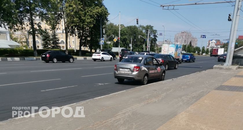 Нижегородцам запретят оставлять машины на участке одной из улиц 
