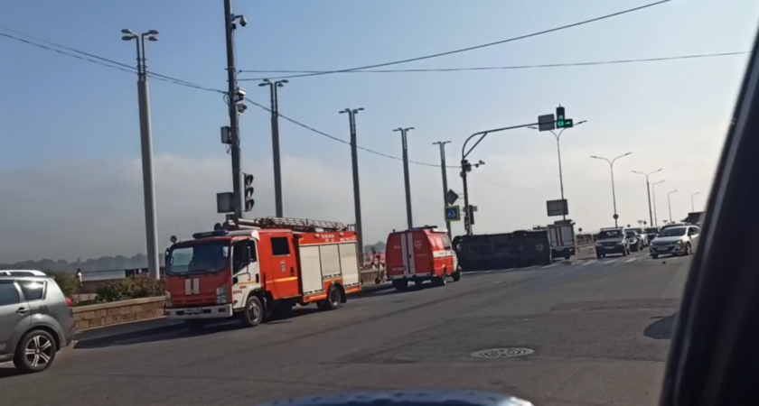 3 легковушки и машина спасателей столкнулись утром в Нижнем Новгороде