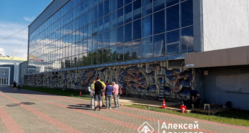 В Дзержинске спасают "Подводный мир": стартовала реставрация легендарной мозаики 