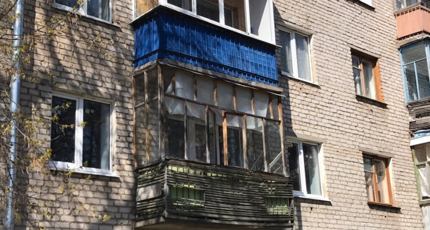 Фото к статье: Застекленные балконы теперь под запретом: россиян заставят разобрать их и воспрепятствуют монтажу новых