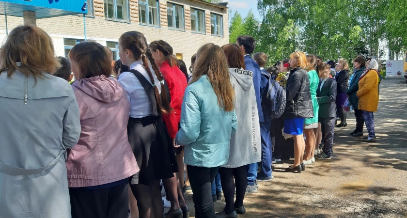 Фото к статье: Родители в шоке: власти приготовили сюрприз для школьников к 1 сентября. Кому выплатят десятки тысяч рублей?