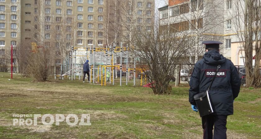 Молодая нижегородка ограбила доверчивого пенсионера после прогулки