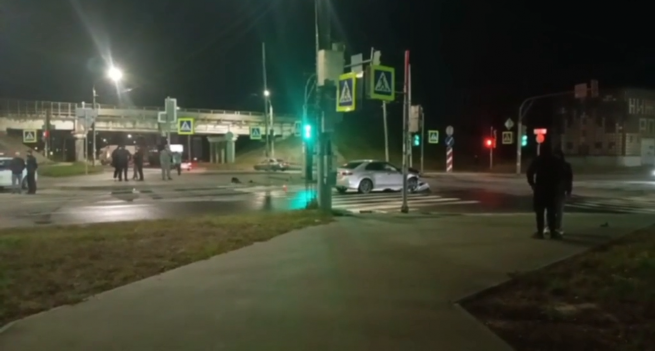 Стали известны подробности ночного ДТП на улице Сергея Акимова в Нижнем Новгороде