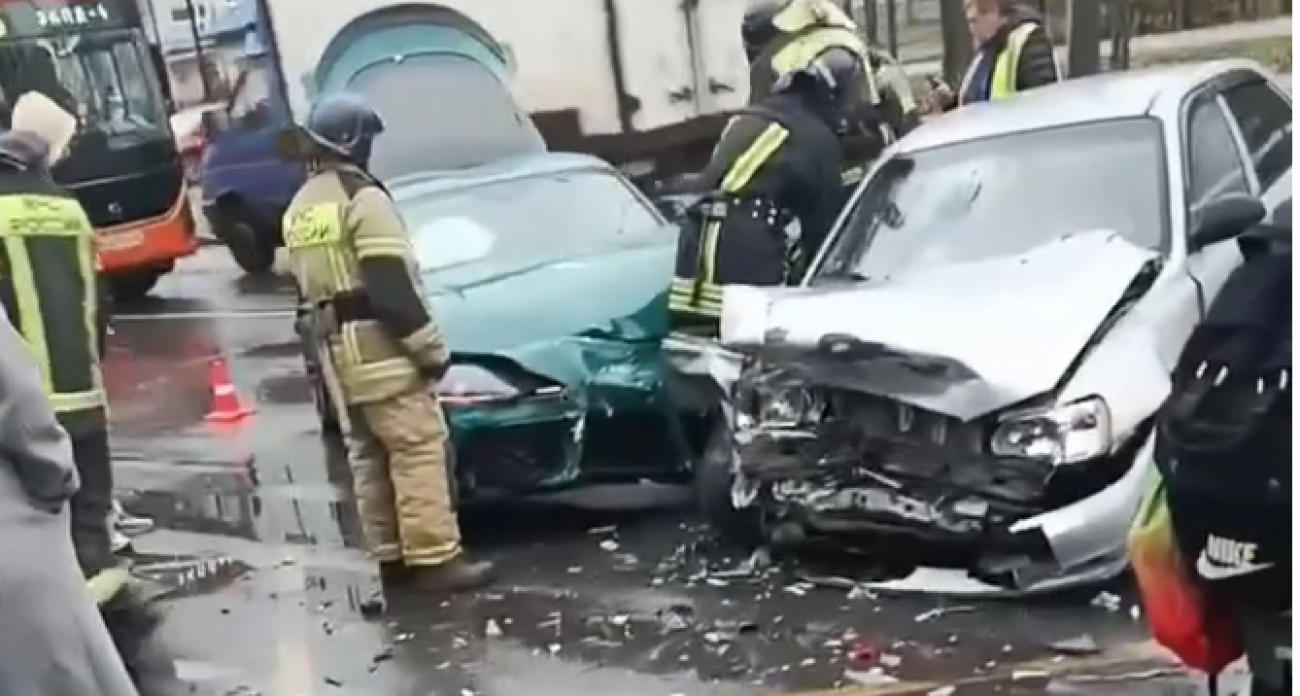 В Нижнем Новгороде ищут водителя, устроившего ДТП на проспекте Кораблестроителей