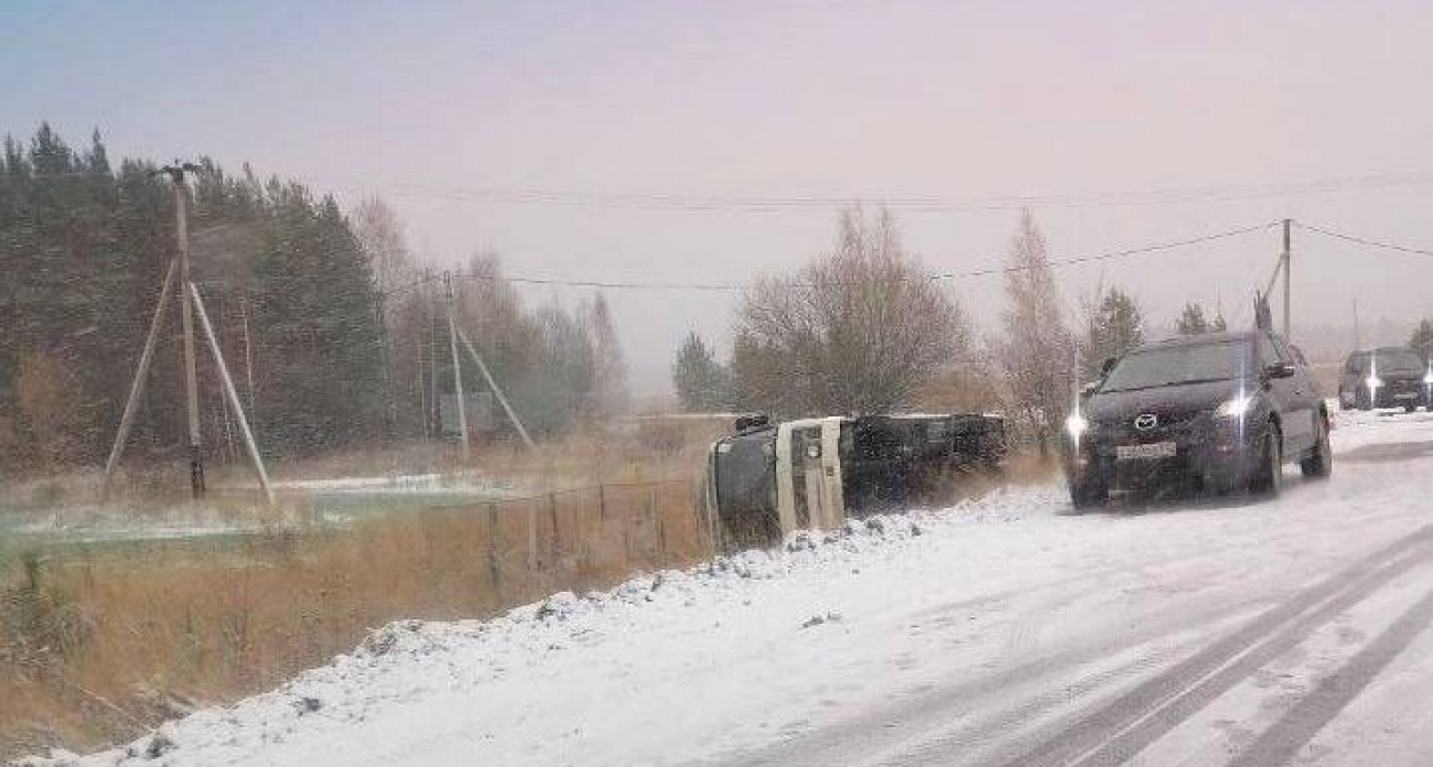 Водитель автобуса не справился с управлением и съехал в кювет в Кстовском районе: есть пострадавшие 