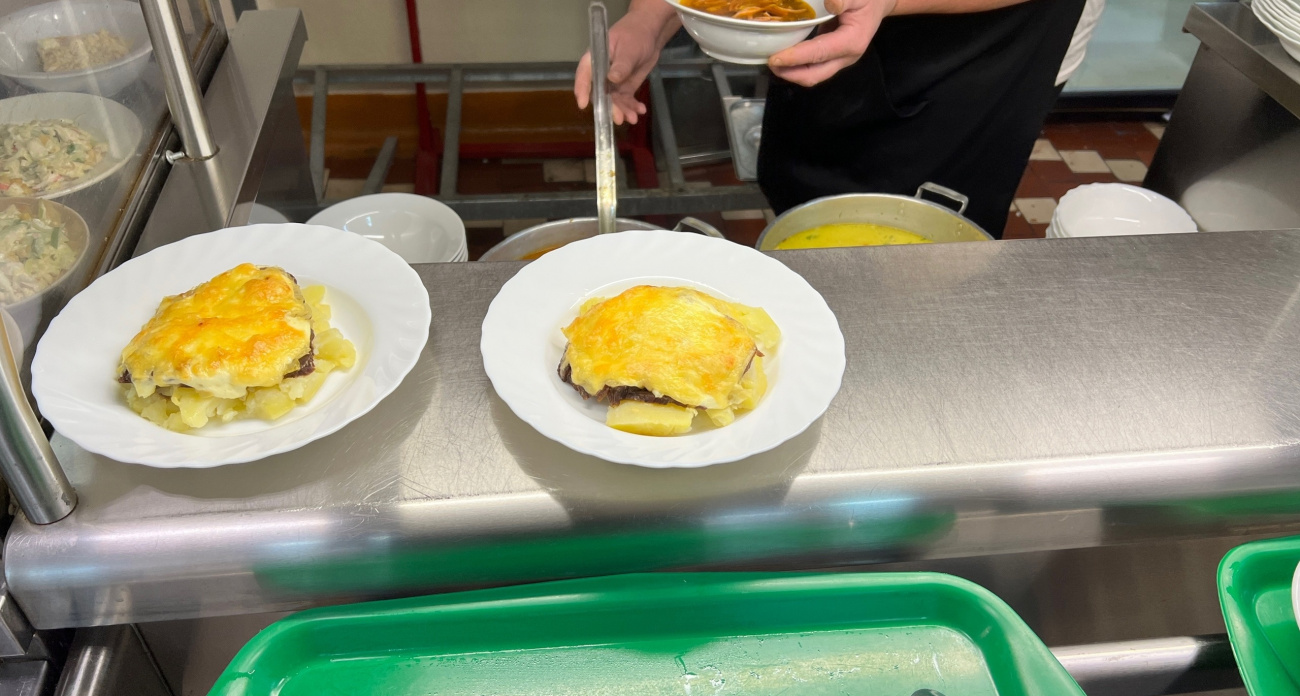 Этот мясной продукт содержит тонну канцерогенов, а мы кормим детей этим вместе с гарниром