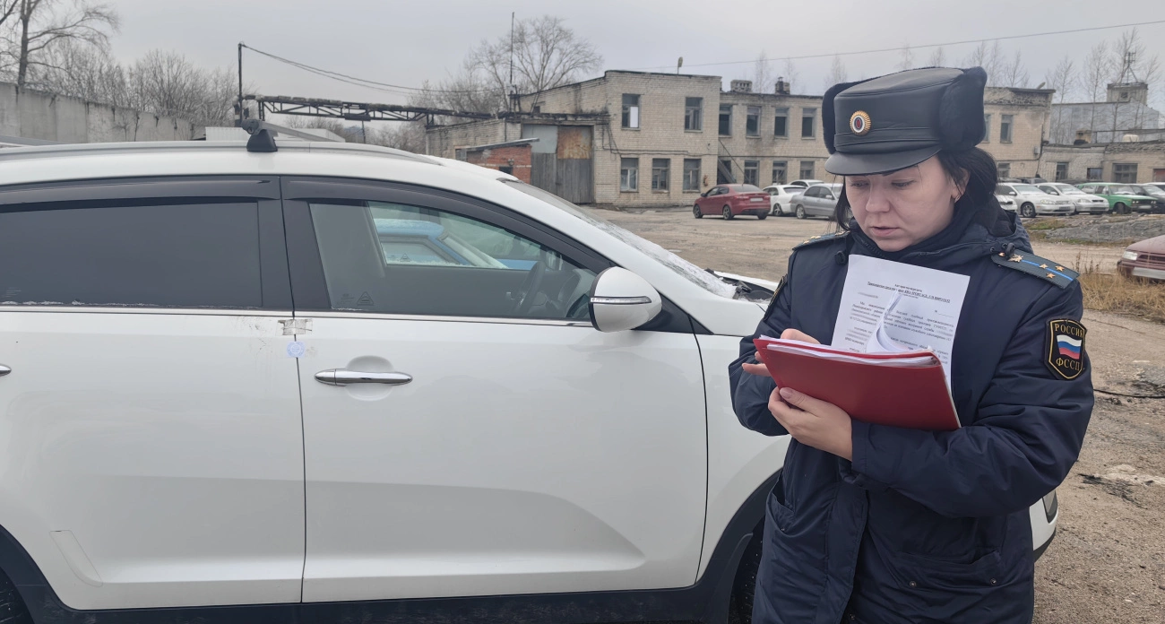 Фото к статье: Нижегородцу пришлось отправить свою иномарку на СВО из-за любви к выпивке